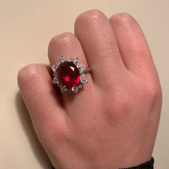 Simulated ruby ring - Picture 5 of 7
